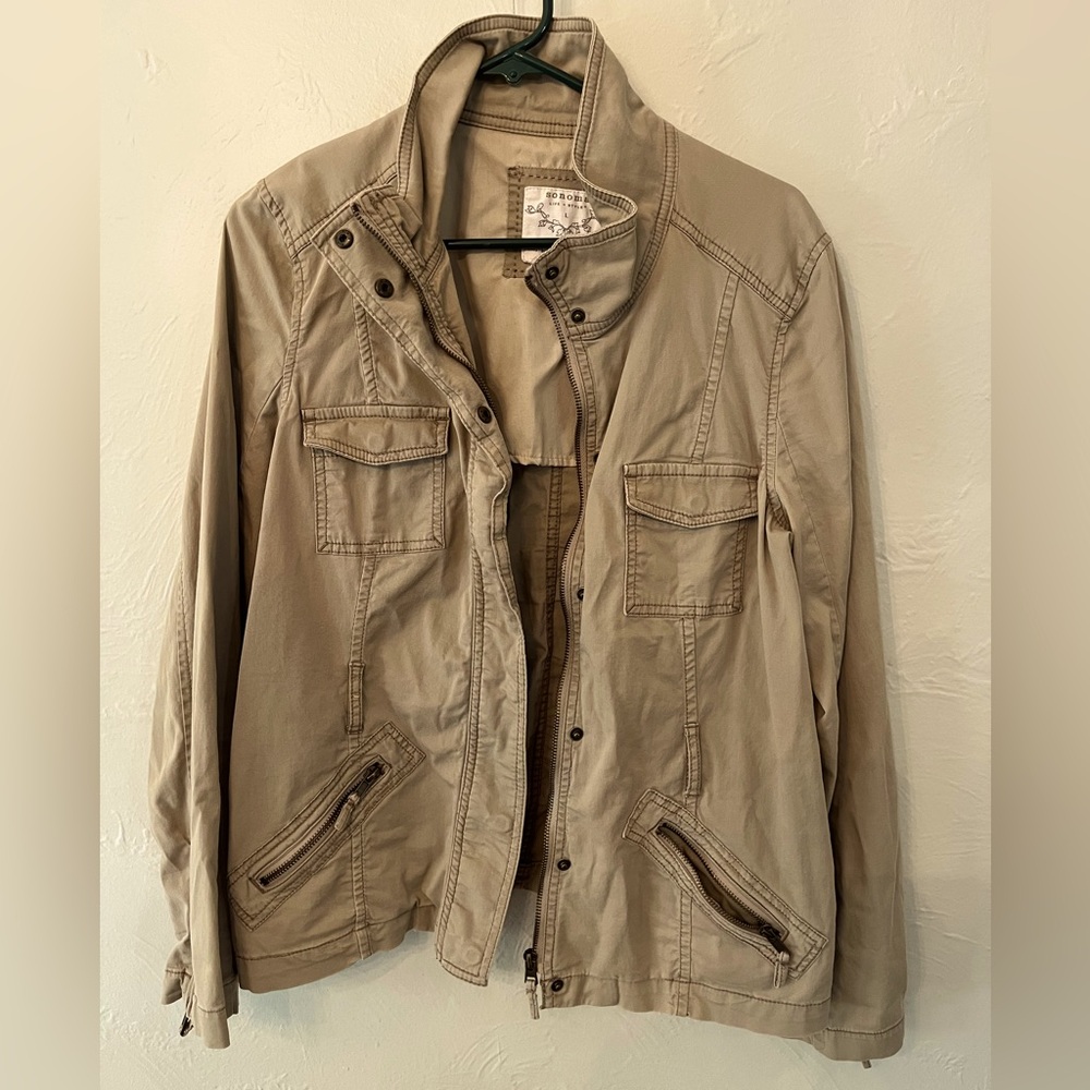 Khaki utility jacket with functional zipper pockets